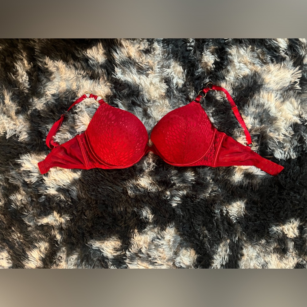 Victoria’s Secret: Very Sexy Push Up Bra